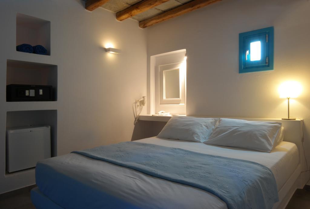 Miramare Hotel Folegandros Town Room photo